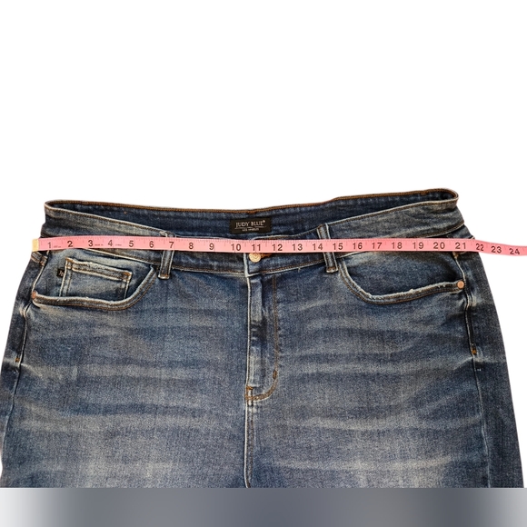 Judy Blue High-Waist Raw Hem Denim Shorts 4x - Picture 3 of 6